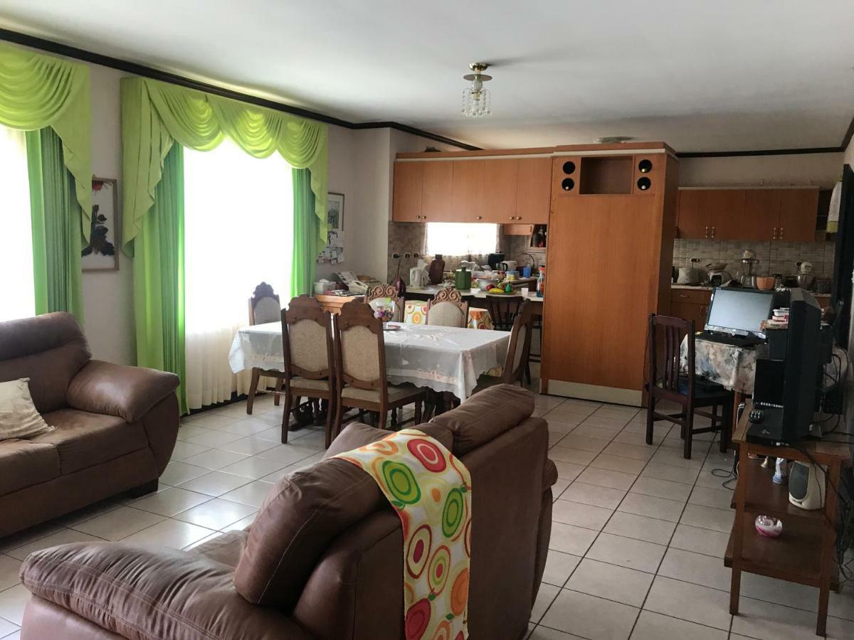Casa Del Suizo Bed & Breakfast Desamparados  Luaran gambar