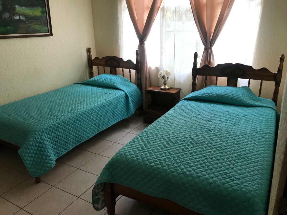 Casa Del Suizo Bed & Breakfast Desamparados  Luaran gambar