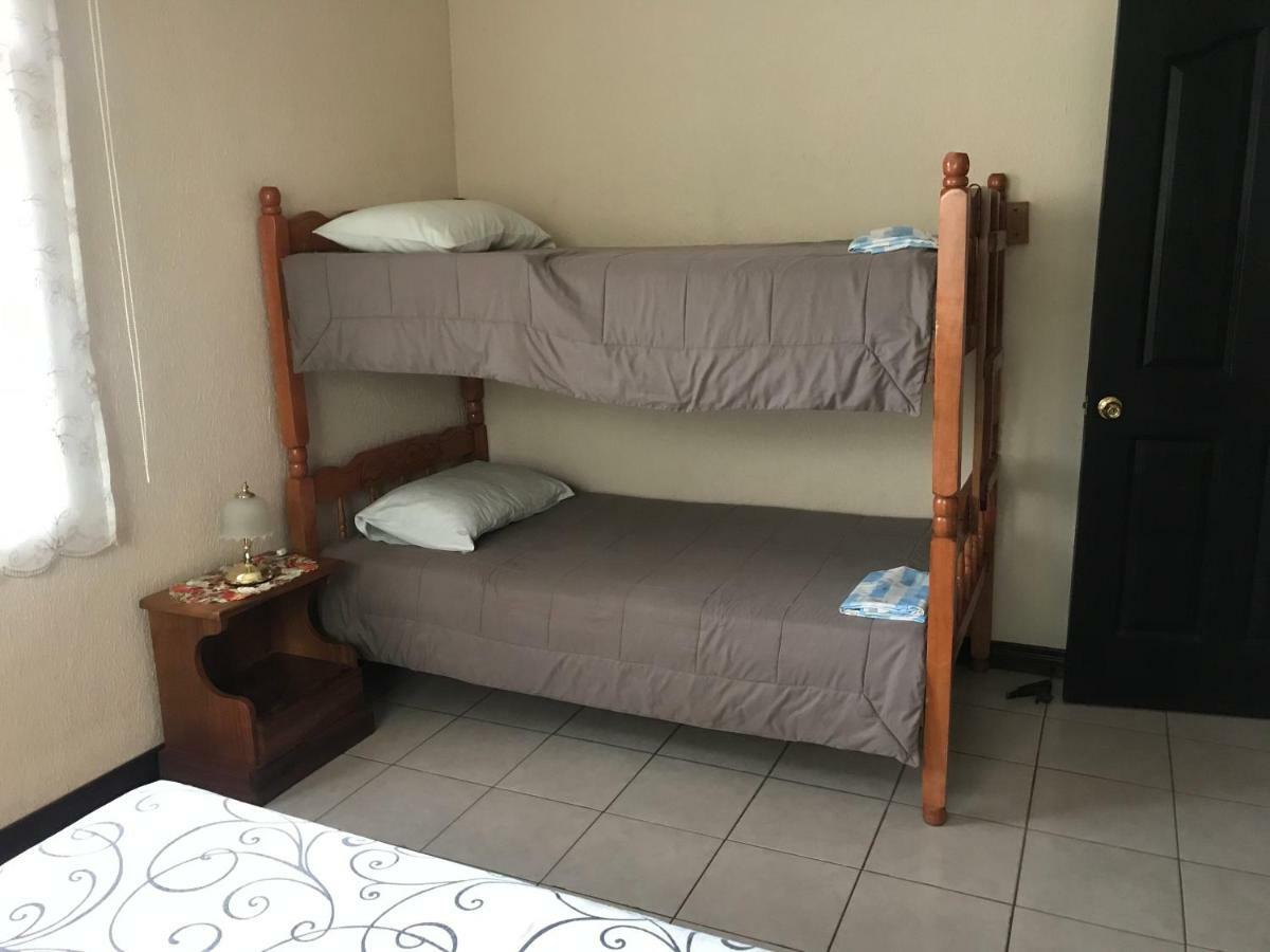 Casa Del Suizo Bed & Breakfast Desamparados  Luaran gambar