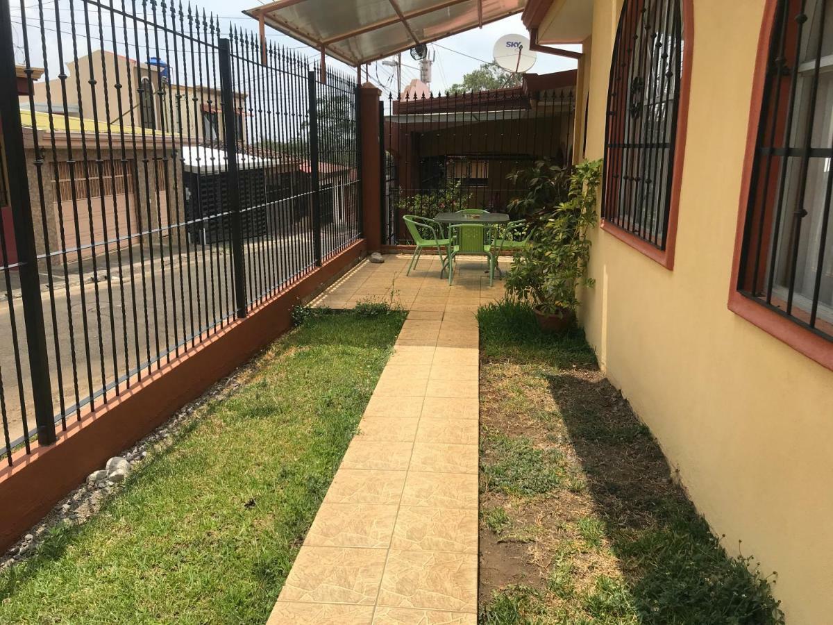 Casa Del Suizo Bed & Breakfast Desamparados  Luaran gambar